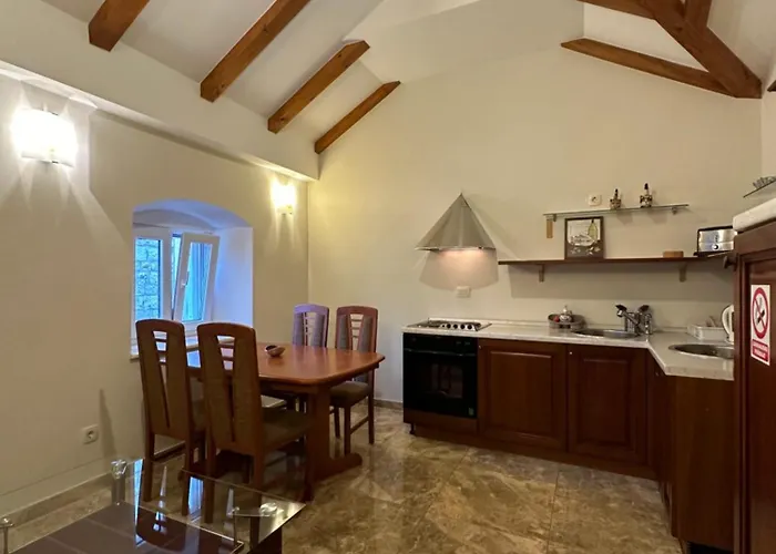 Old Town Apartments Trogir - Free Parking