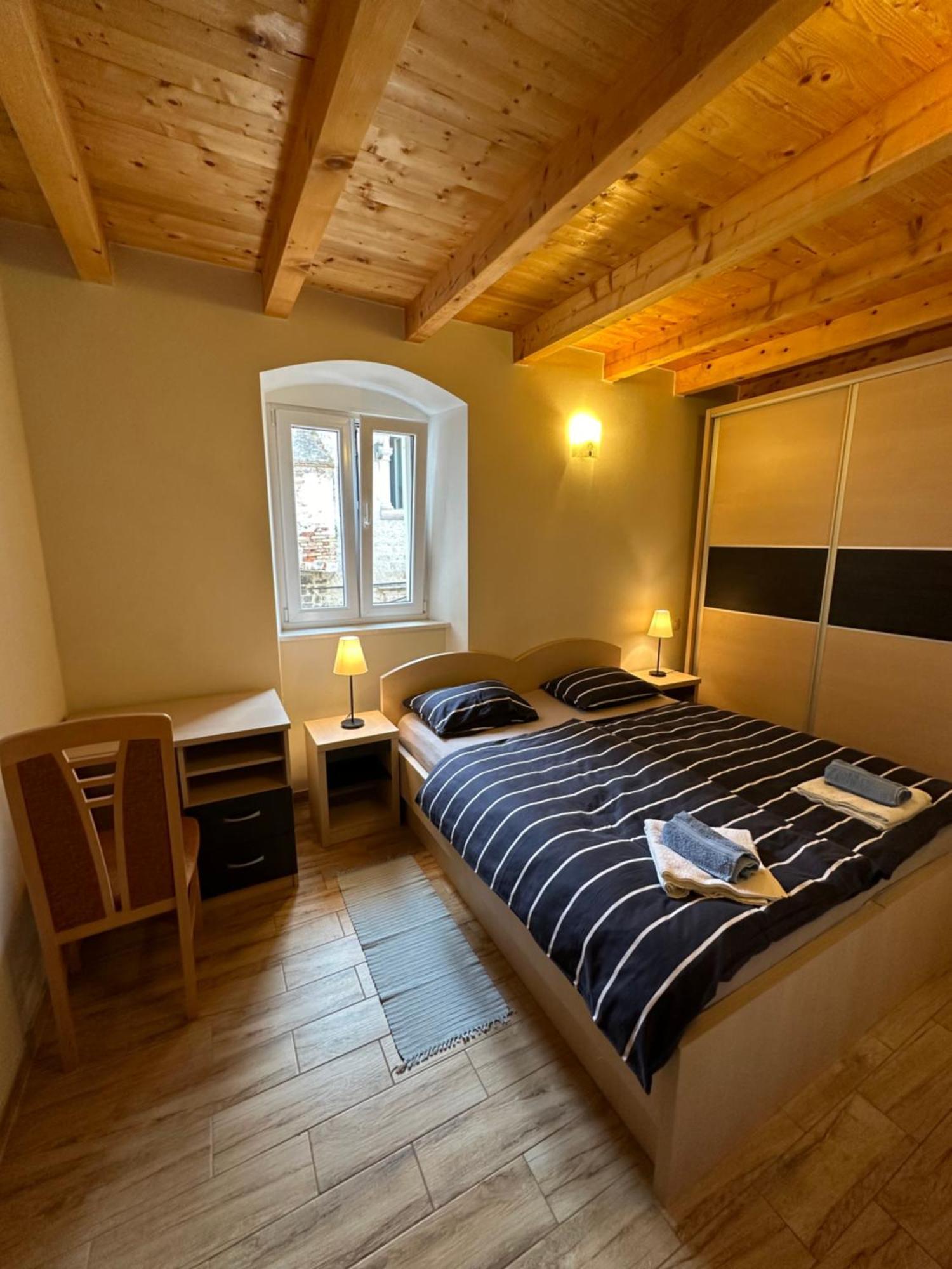 Old Town - Free Parking Apartment Trogir